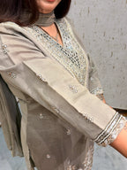 Avni 3 Piece Suit - avni-3-piece-suit-img-8.webp